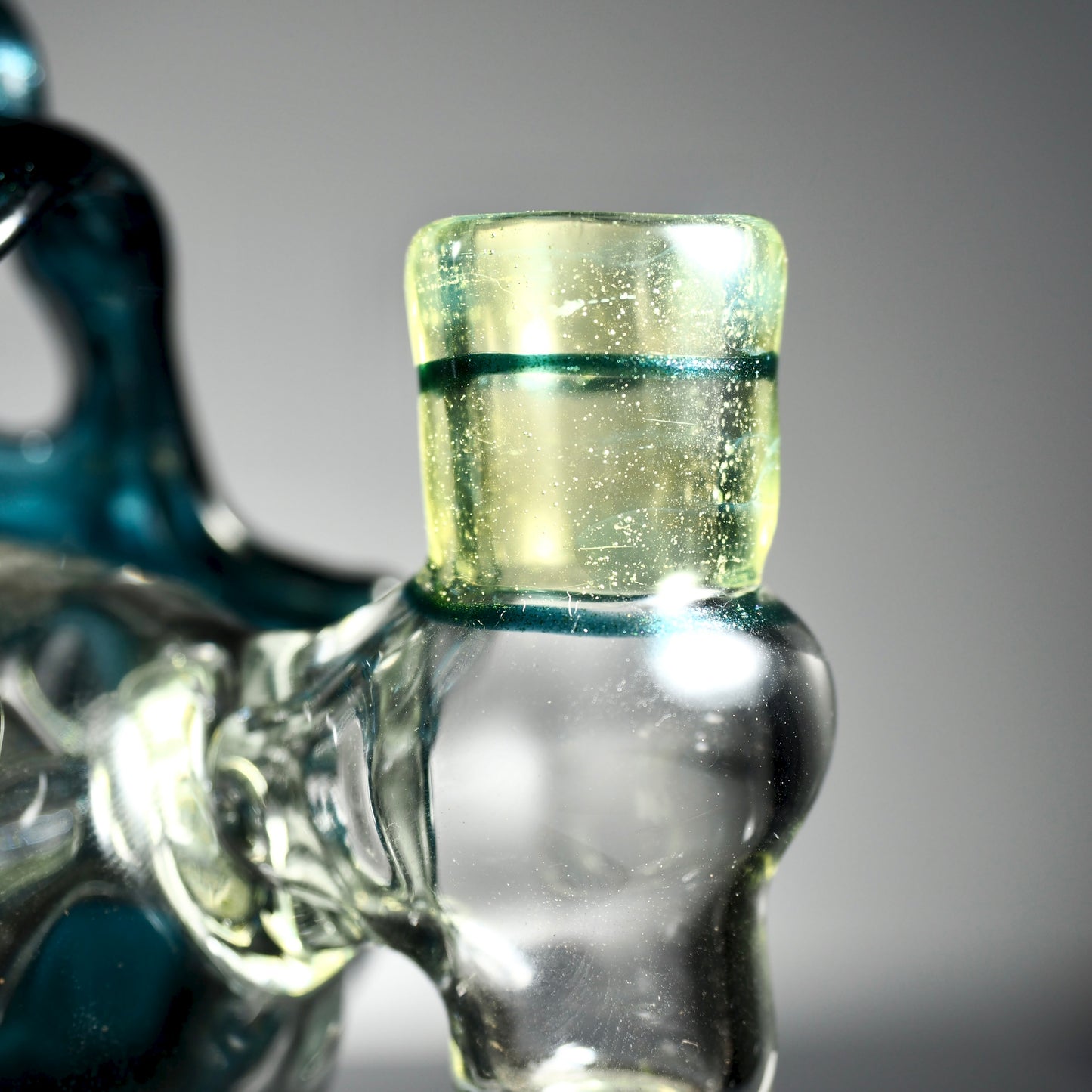 Slurm Snob Glass - Dino Rig Blue with Yellow CFL Teeth