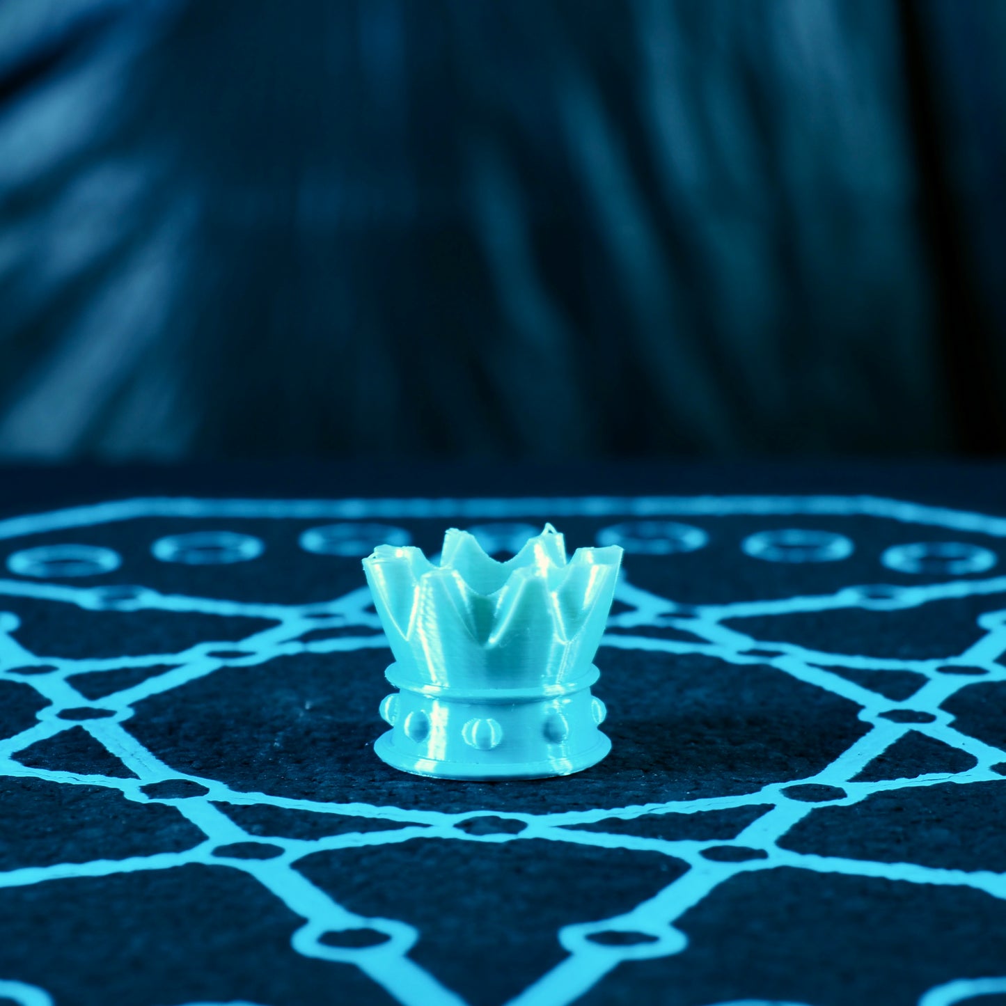 Vices - Crown Marble Stand