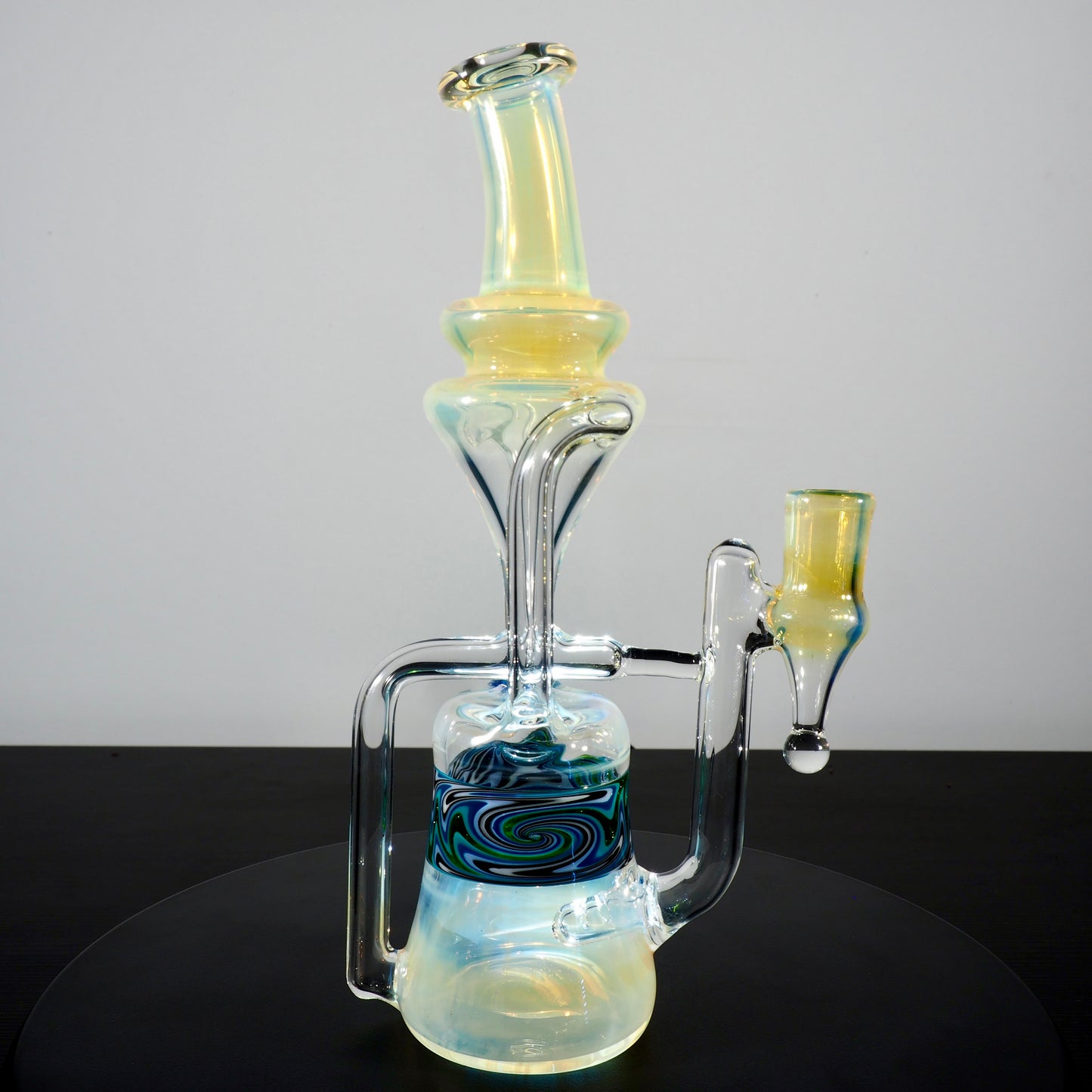 Updog Glass - Floating Recycler Silver Fumed with Blue and Black wig wag