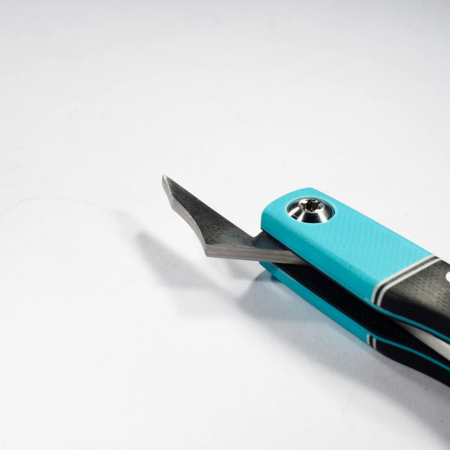Kal Hooto Creations - Standard Folds Dab Tool (G10 Black x Blue)