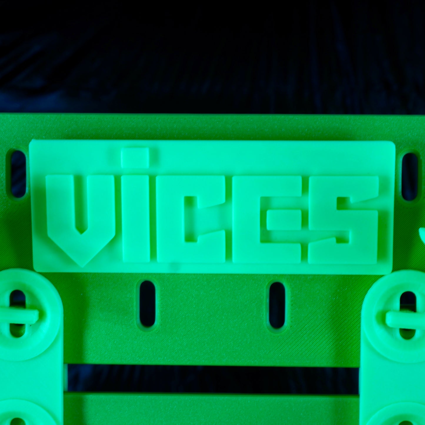 Vices - AdaptaWall - Kryptonite