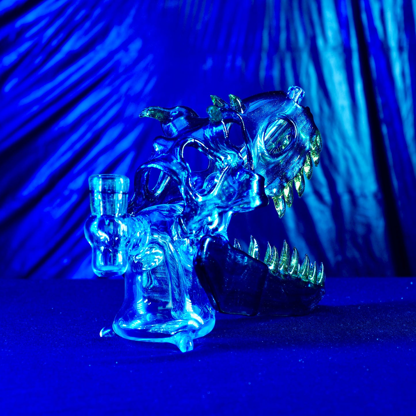Slurm Snob Glass - Dino Rig Blue with Yellow CFL Teeth