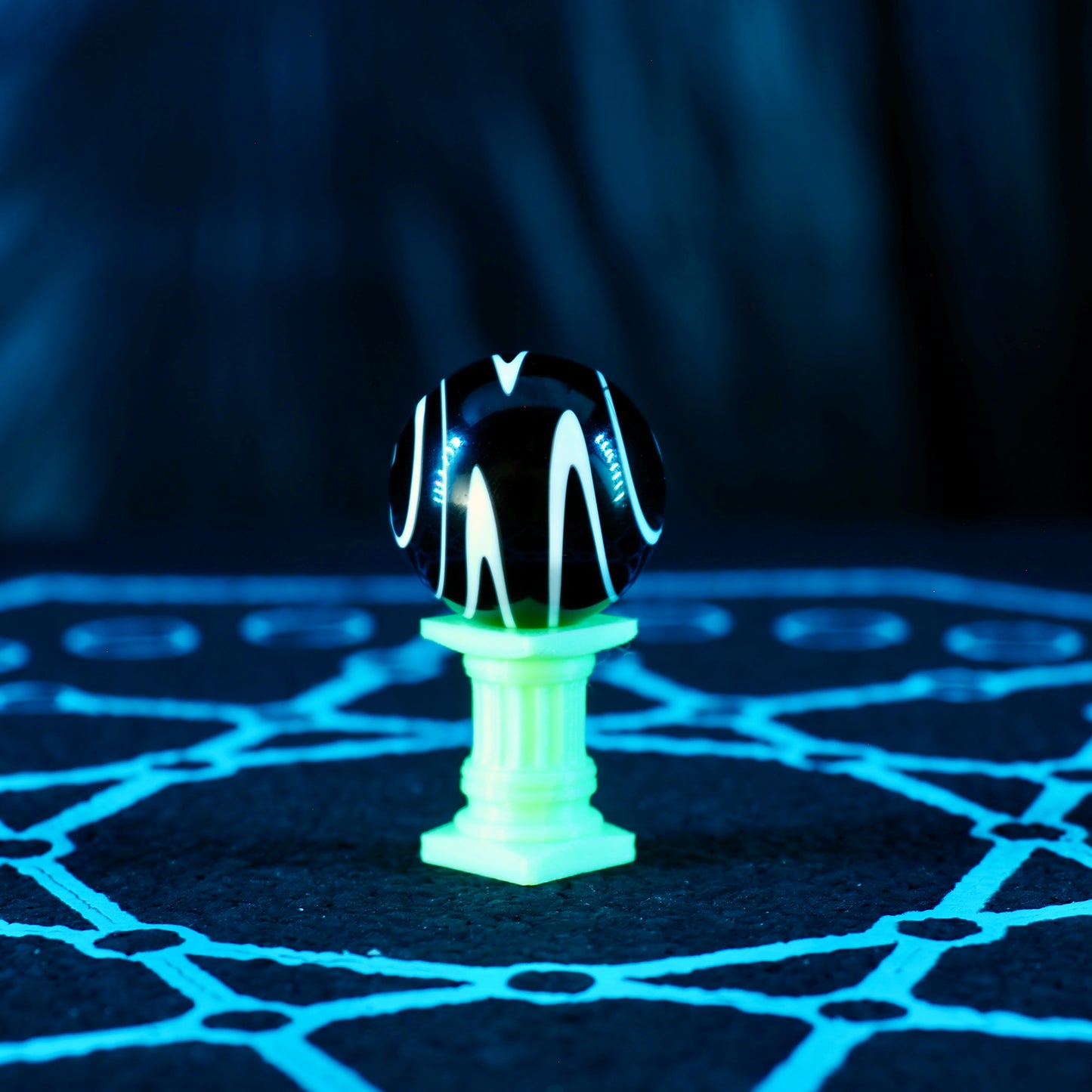 Vices - Roman Column Marble Stands (UV Glow in the dark)