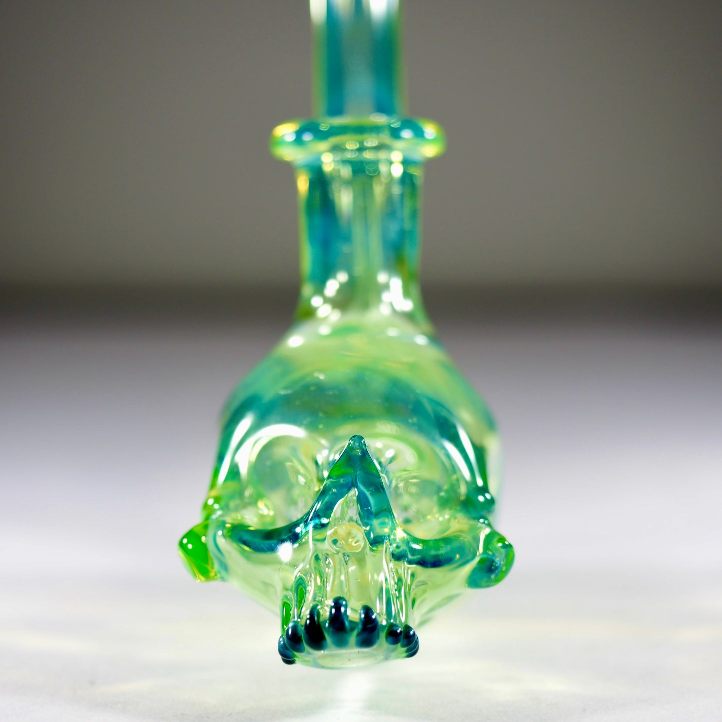 Warwick Glass - 10mm Churchwarden Dry Pipe (UV Reactive)