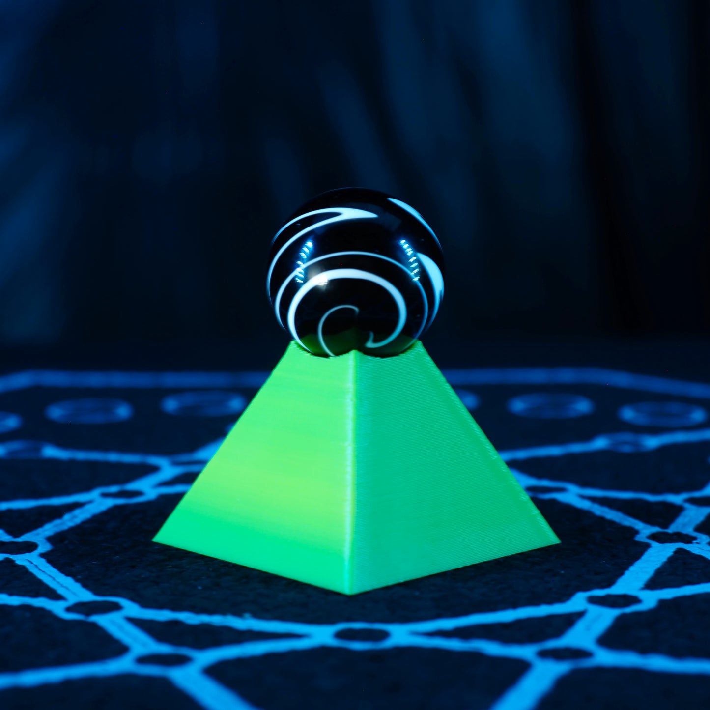 Vices - Pyramid Marble Stand