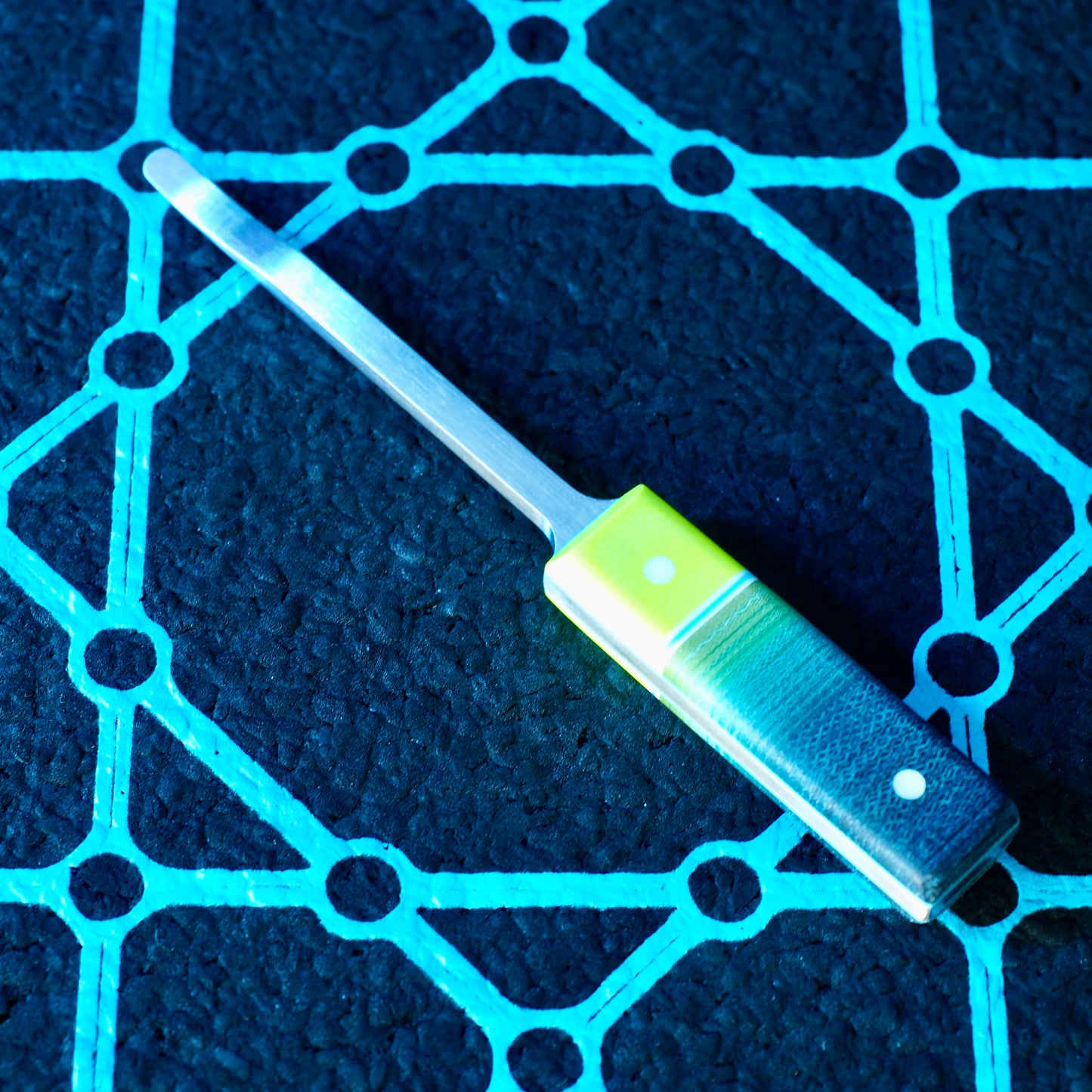 Kal Hooto Creations - The Heady Slim Dab Tool (UV Reactive x Micarta)