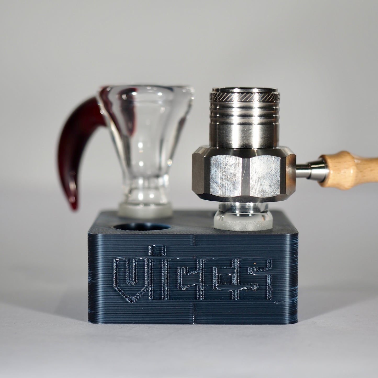 Vices - 18mm Quad Stand